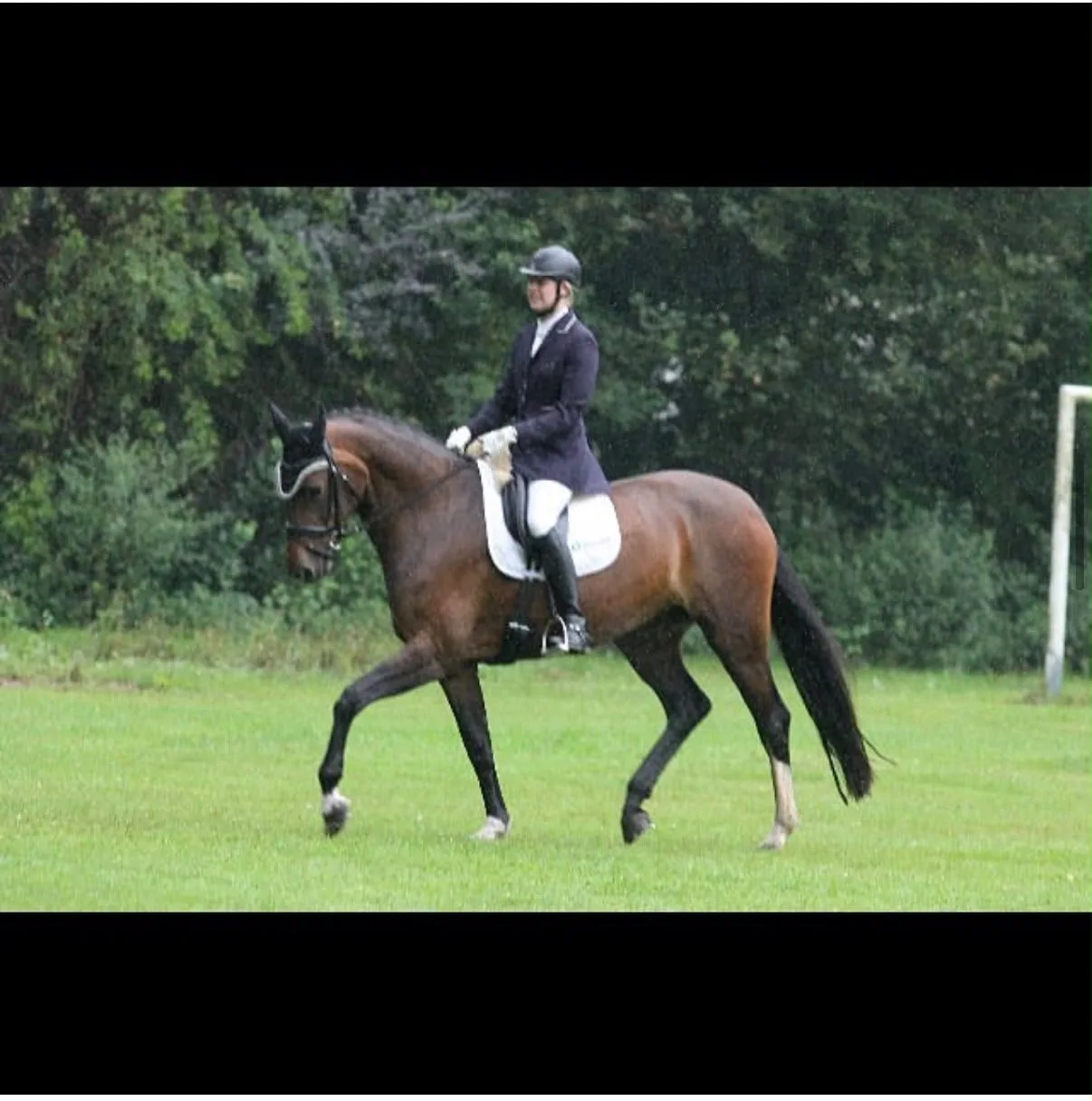 Carine J.W.B. met Alieke Pit-Jasken in de dressuursport